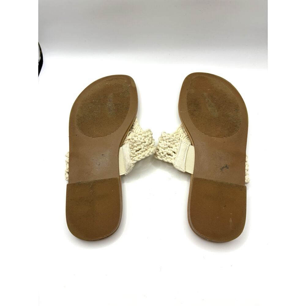 Torrid Crochet T Strap Sandals Ivory 6 WW Wide Boho Slide Summer Comfort Easy - Picture 4 of 5